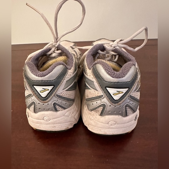 Brooks Mogo Sneakers Women’s Size 8 Extra Wide *Require Insoles* - Picture 3 of 4